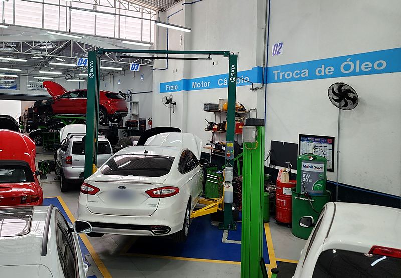 Box de serviço com elevadores